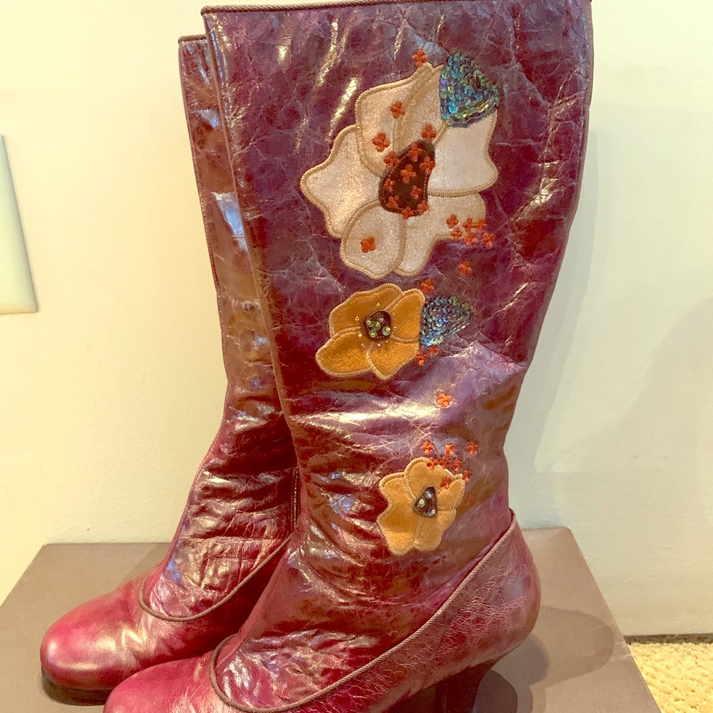 Kenzie Uptown  floral boots 7.0 US